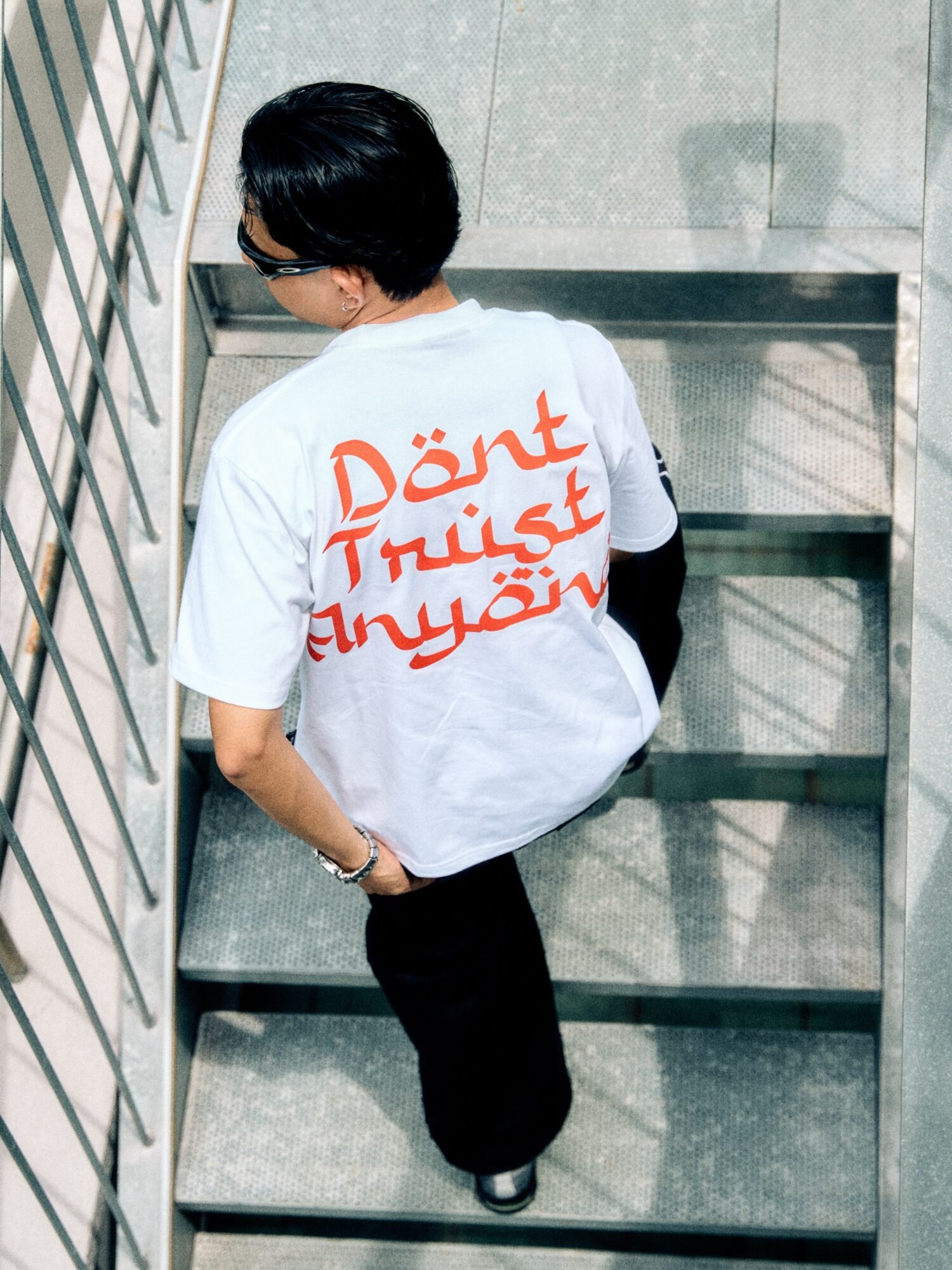 TSHIRT DONT TRUST ANYONE - WHITE