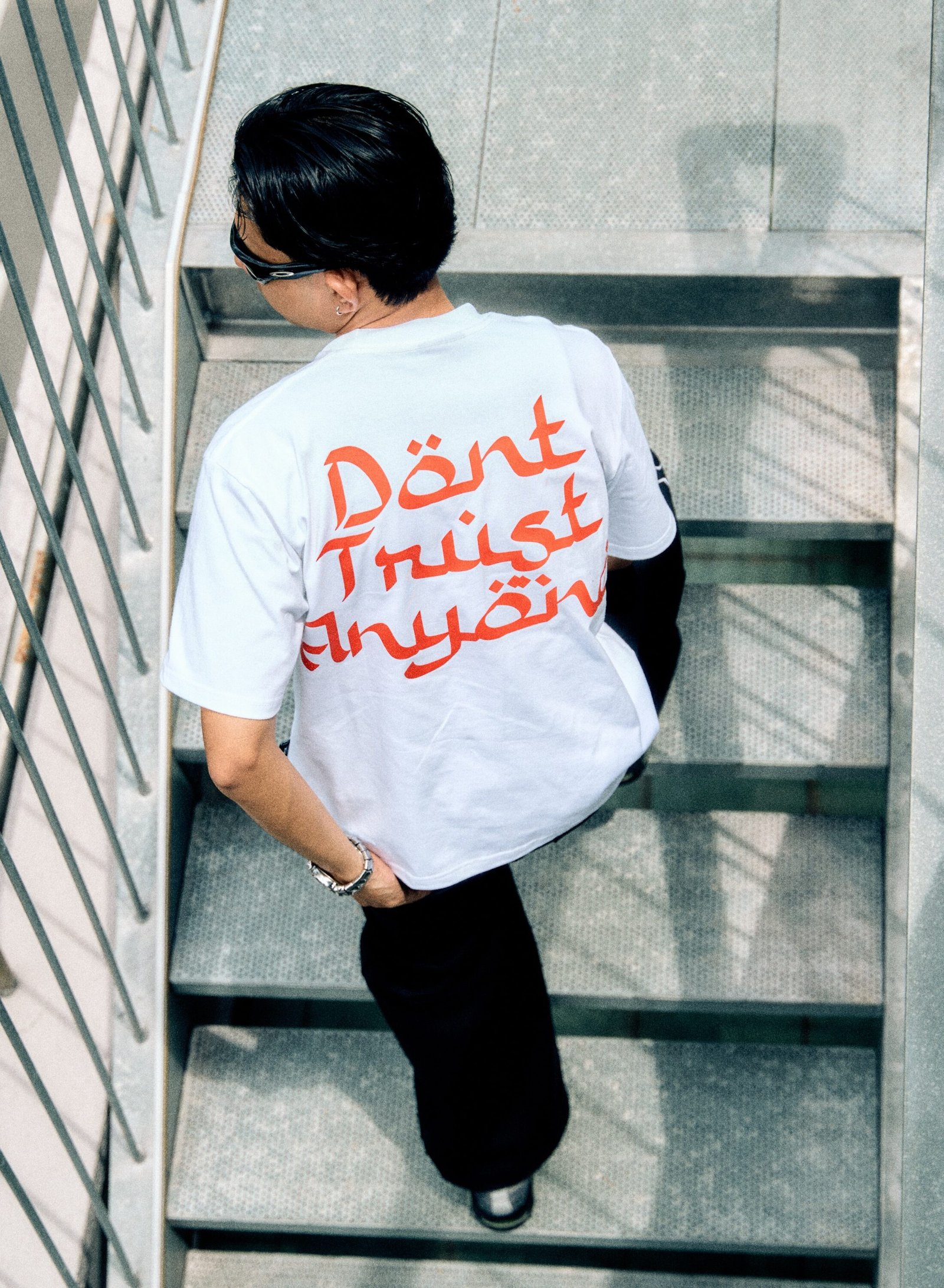TSHIRT DONT TRUST ANYONE - WHITE